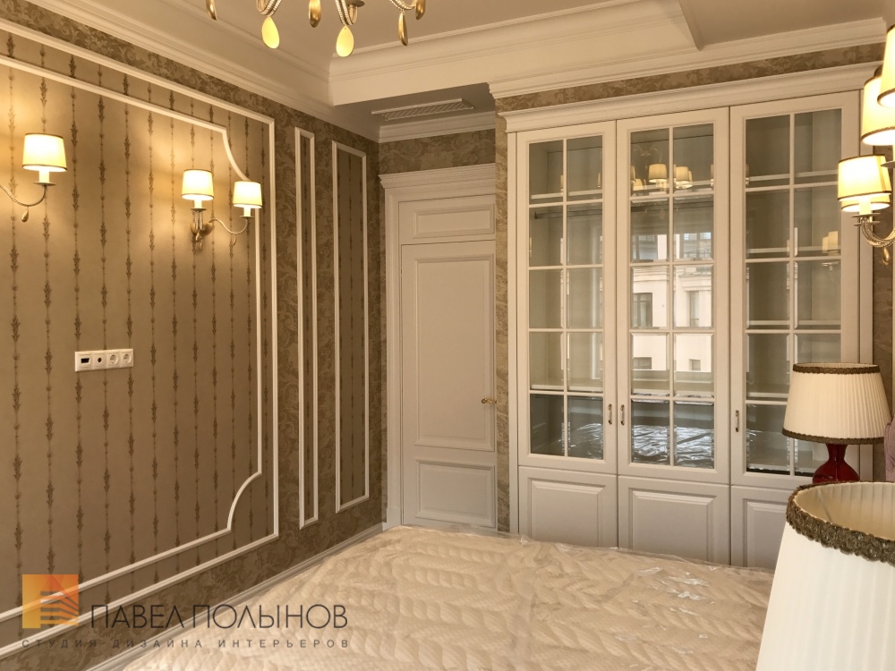 Фото отделка спальни из проекта «Ремонт четырехкомнатной квартиры в классическом стиле, ЖК «Парадный квартал», 169 кв.м.»