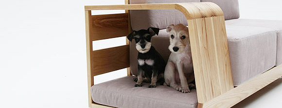 Современный мягкий диван со встроенным домиком для собаки