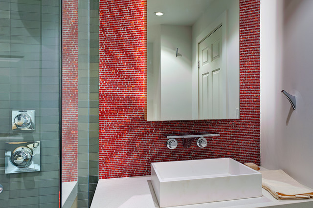 Як використовувати червоний колір в інтер'єрі ванної кімнати