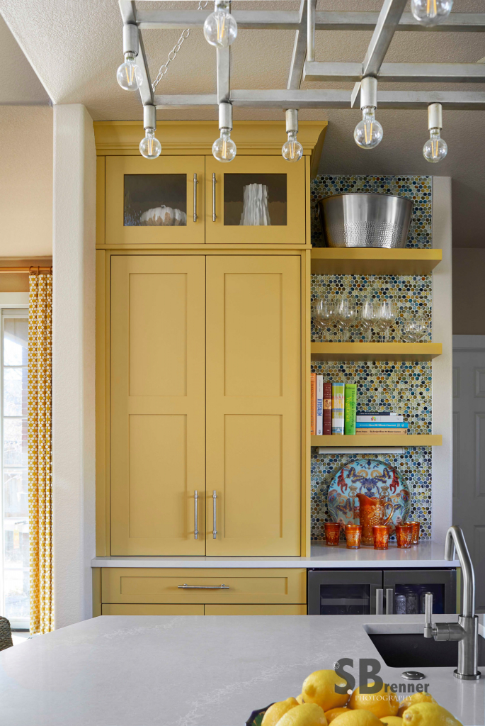 6 стильных способов использовать желтый цвет в интерьере кухни