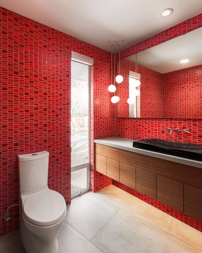 Як оформити інтер'єр ванної кімнати за допомогою яскравих кольорів